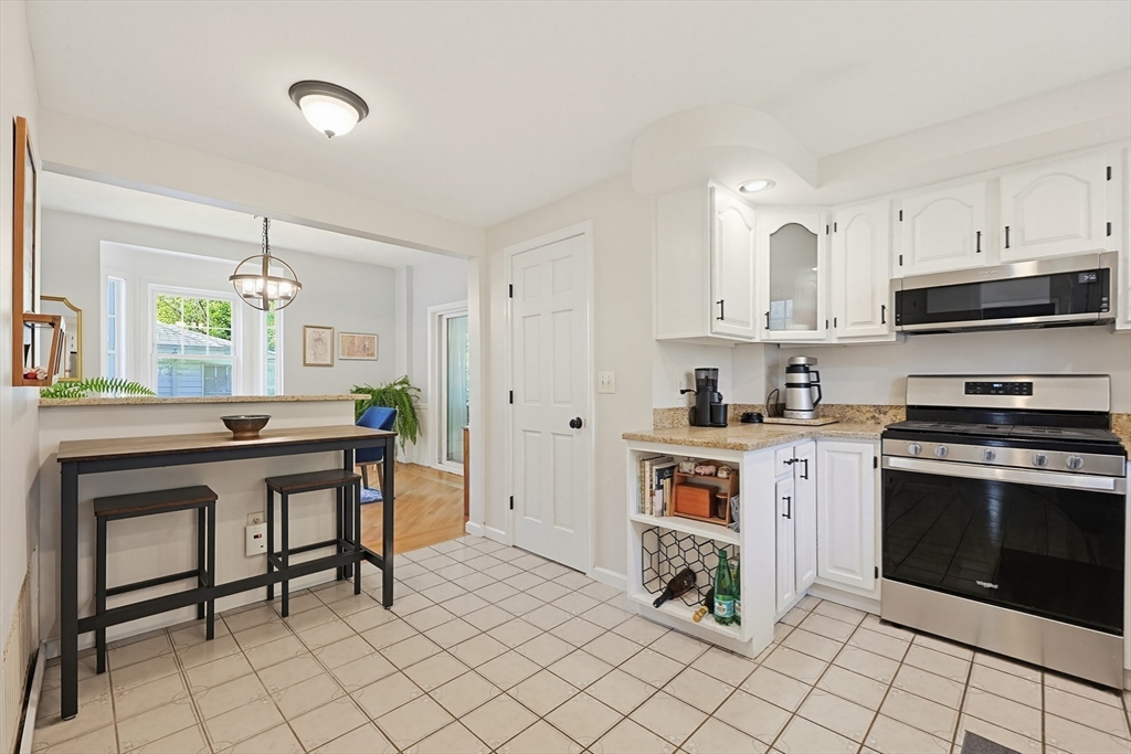 9 Commonwealth Avenue Dedham, MA 02026 - Photo 10 of 37