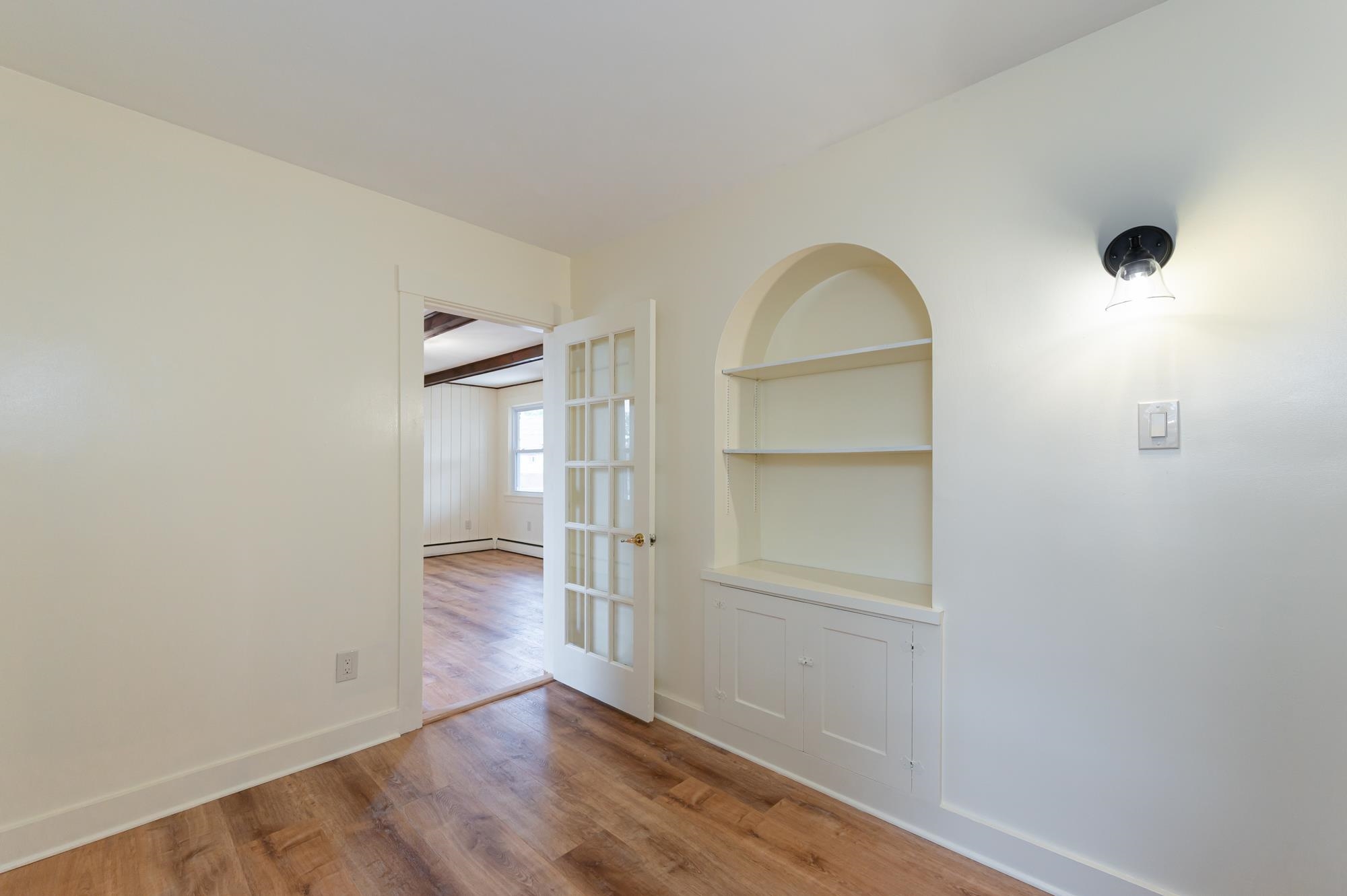 8 Laurel Street Derry, NH 03038 - Photo 13 of 43