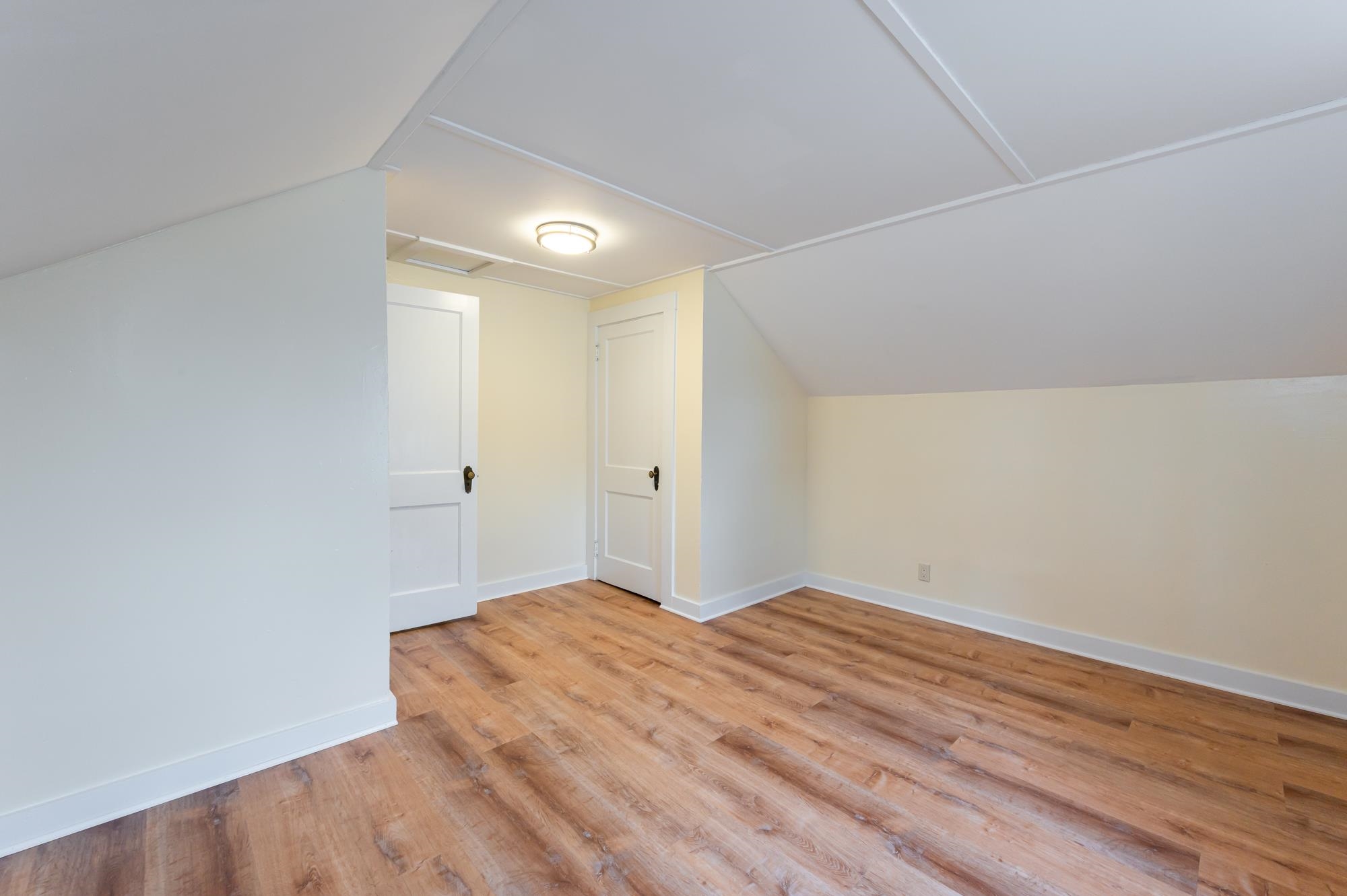 8 Laurel Street Derry, NH 03038 - Photo 17 of 43