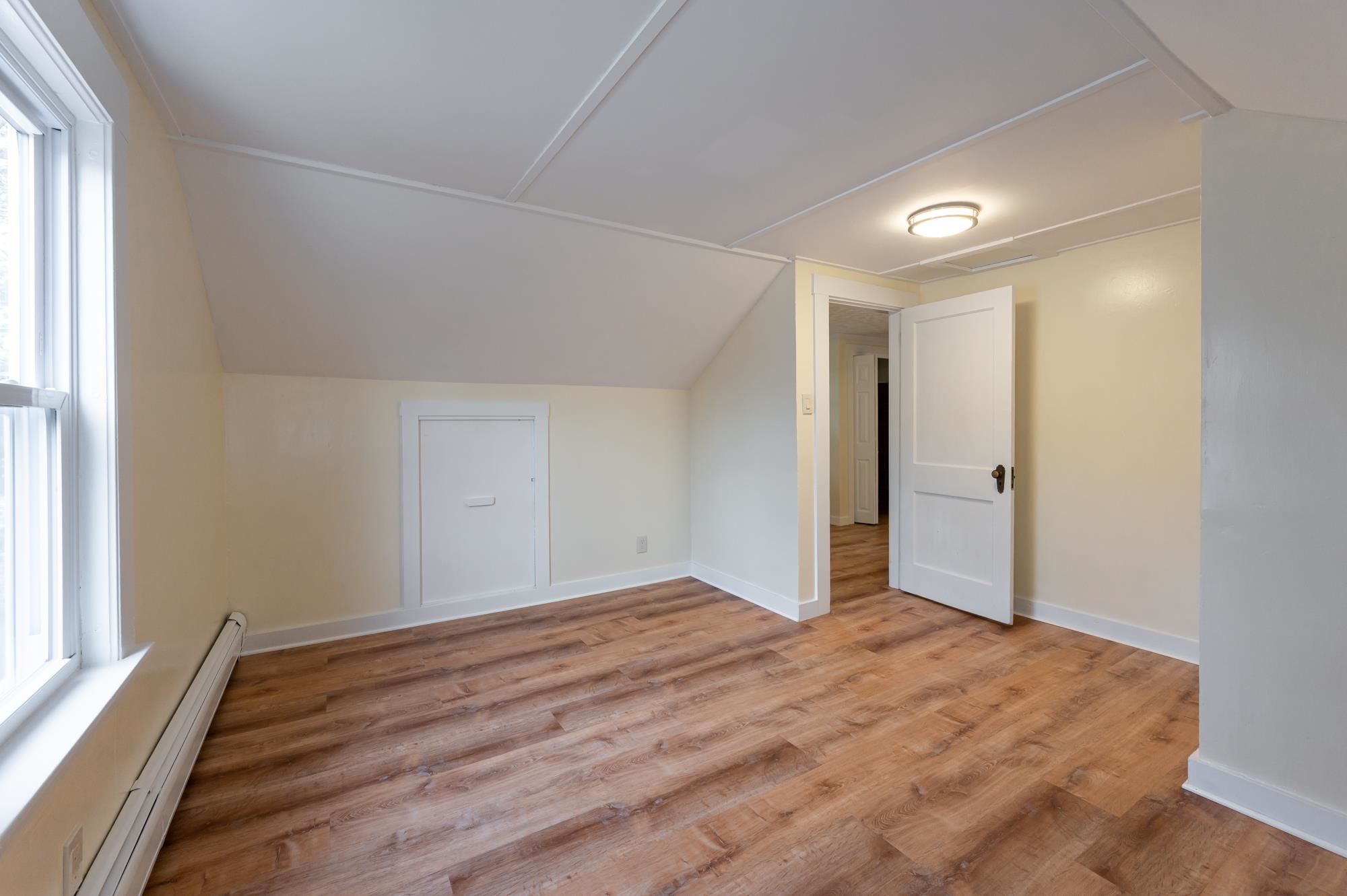 8 Laurel Street Derry, NH 03038 - Photo 18 of 43