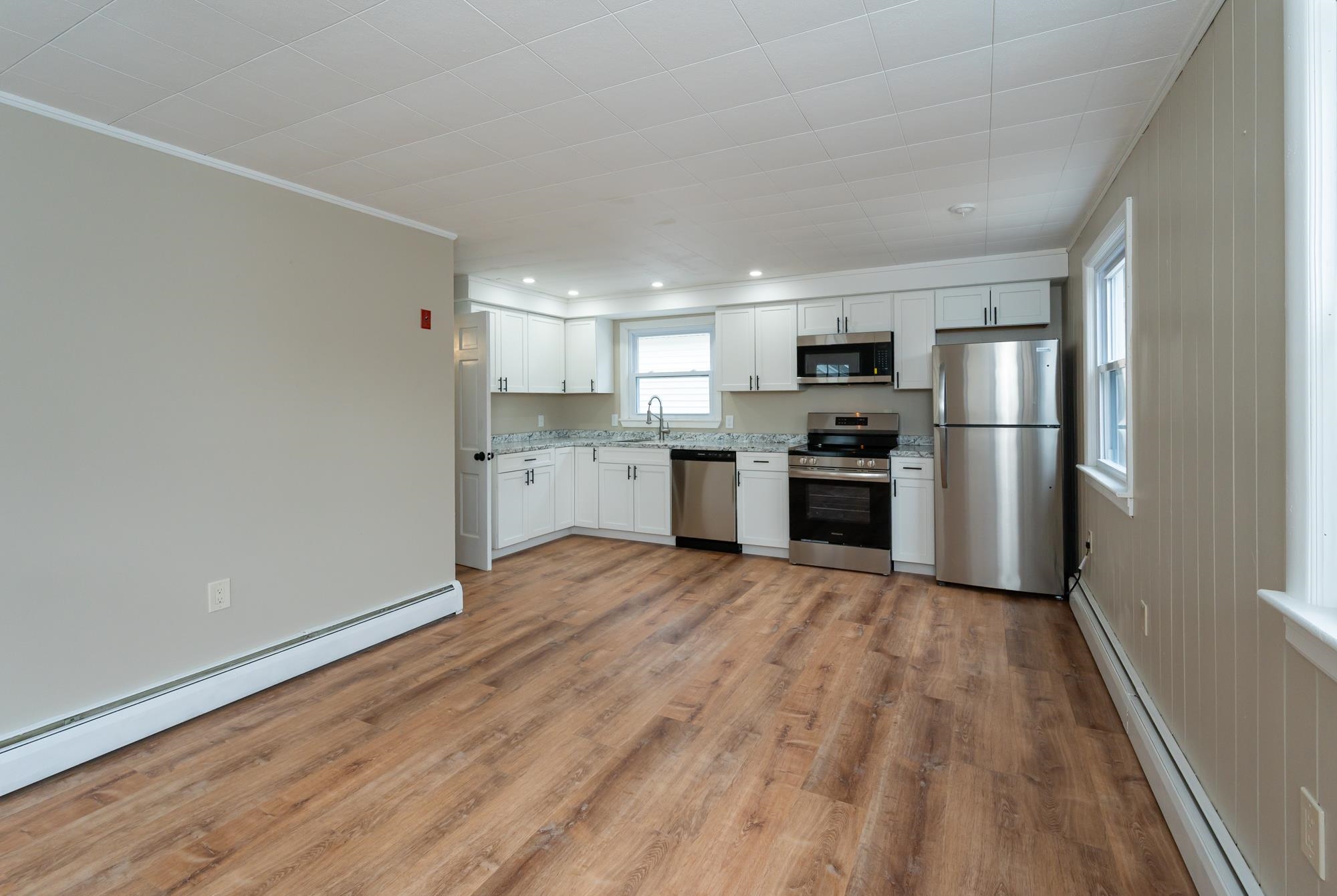 8 Laurel Street Derry, NH 03038 - Photo 25 of 43