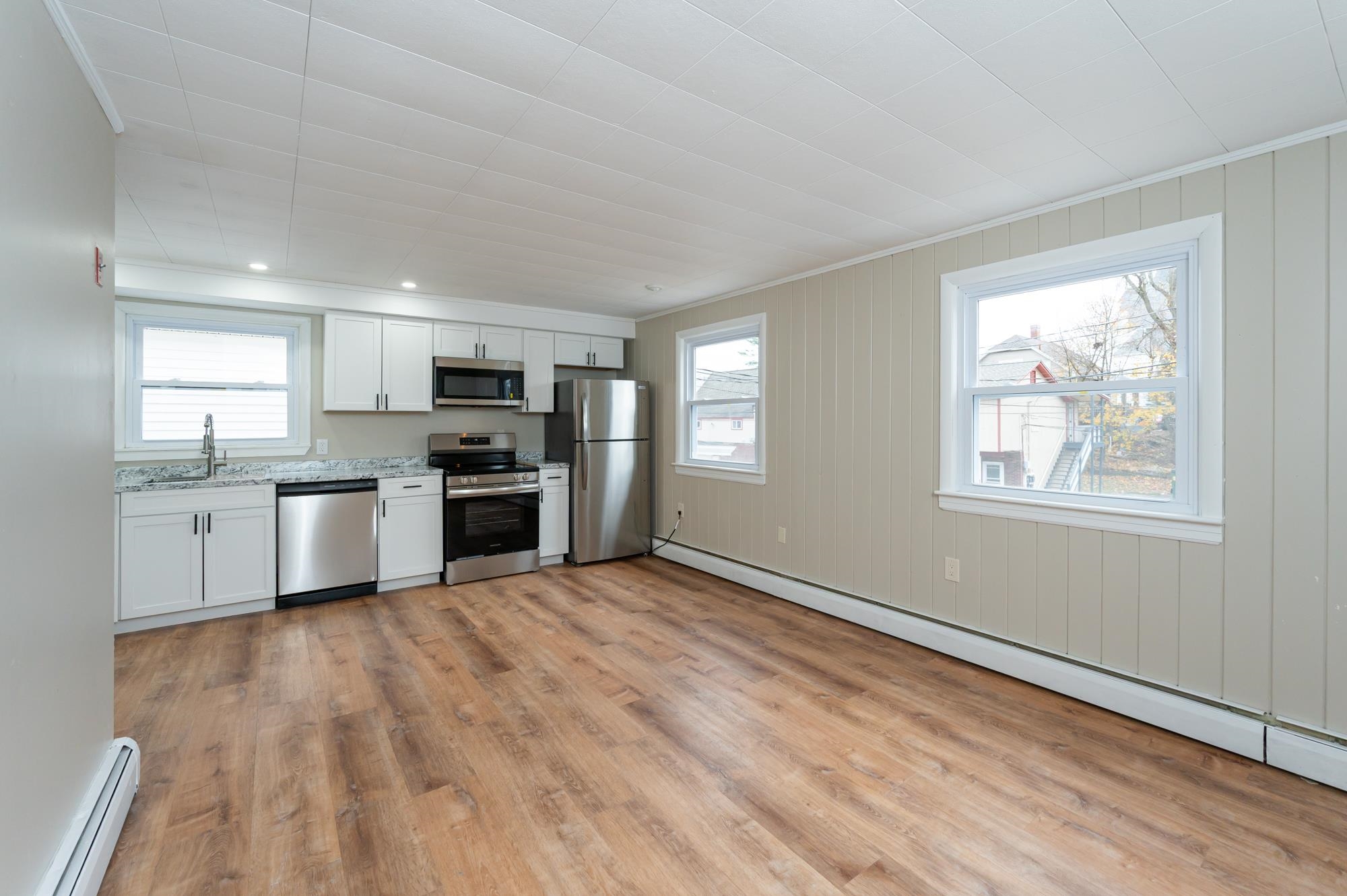 8 Laurel Street Derry, NH 03038 - Photo 27 of 43