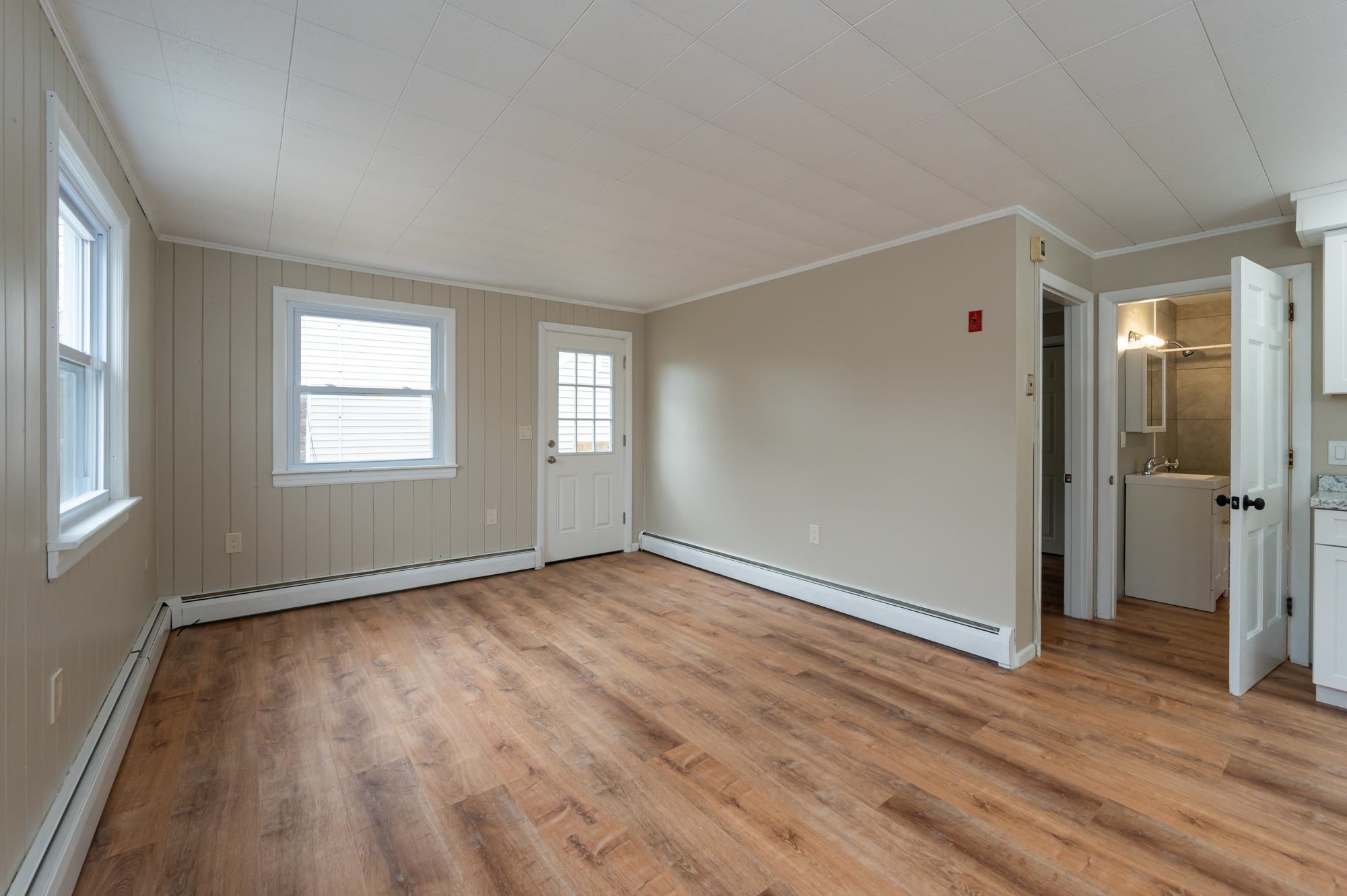 8 Laurel Street Derry, NH 03038 - Photo 28 of 43