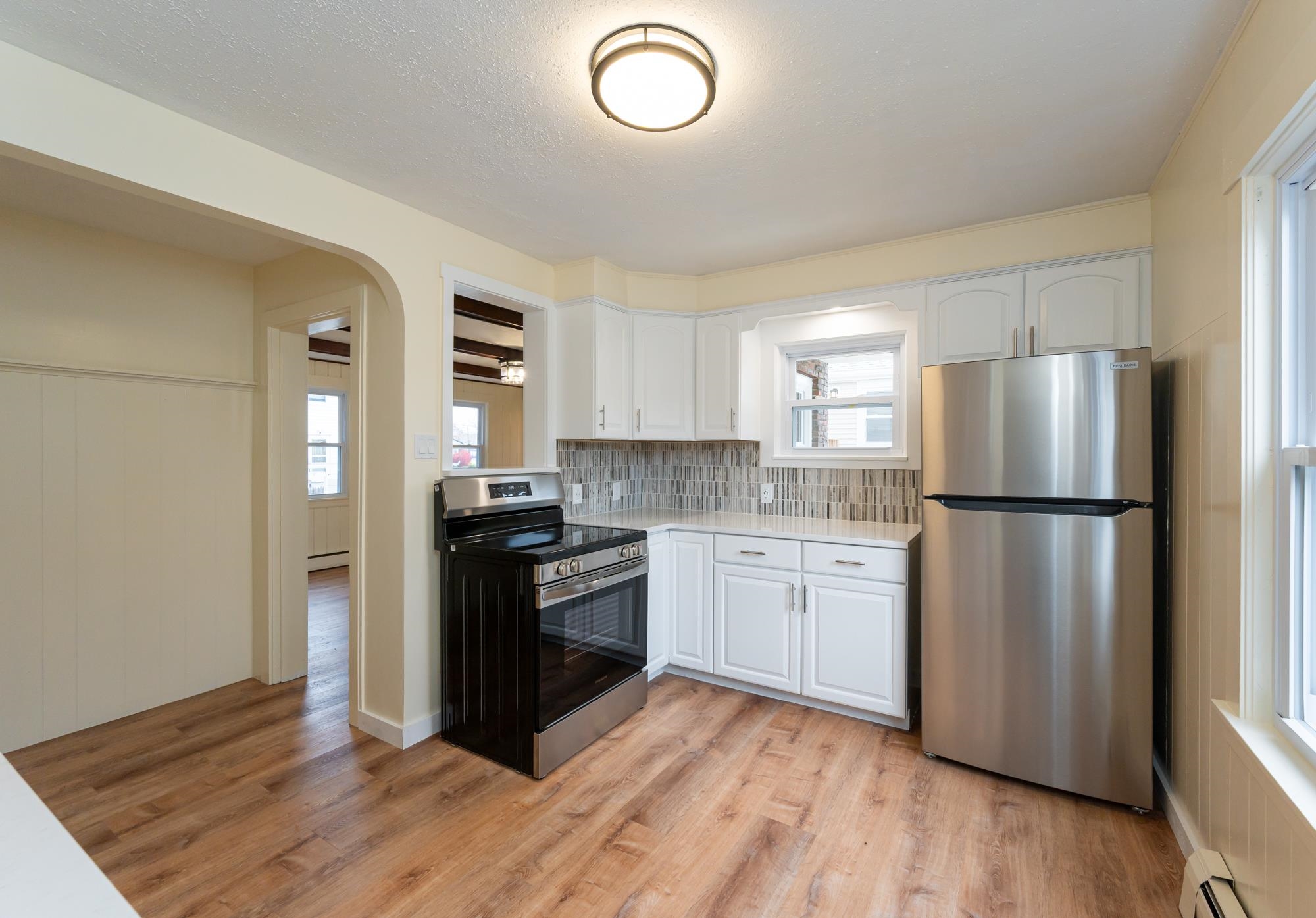 8 Laurel Street Derry, NH 03038 - Photo 3 of 43