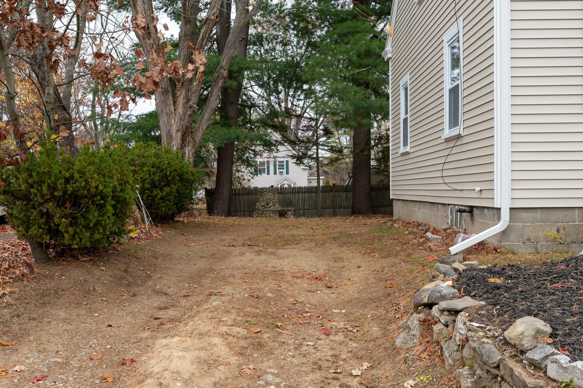 8 Laurel Street Derry, NH 03038 - Photo 37 of 43