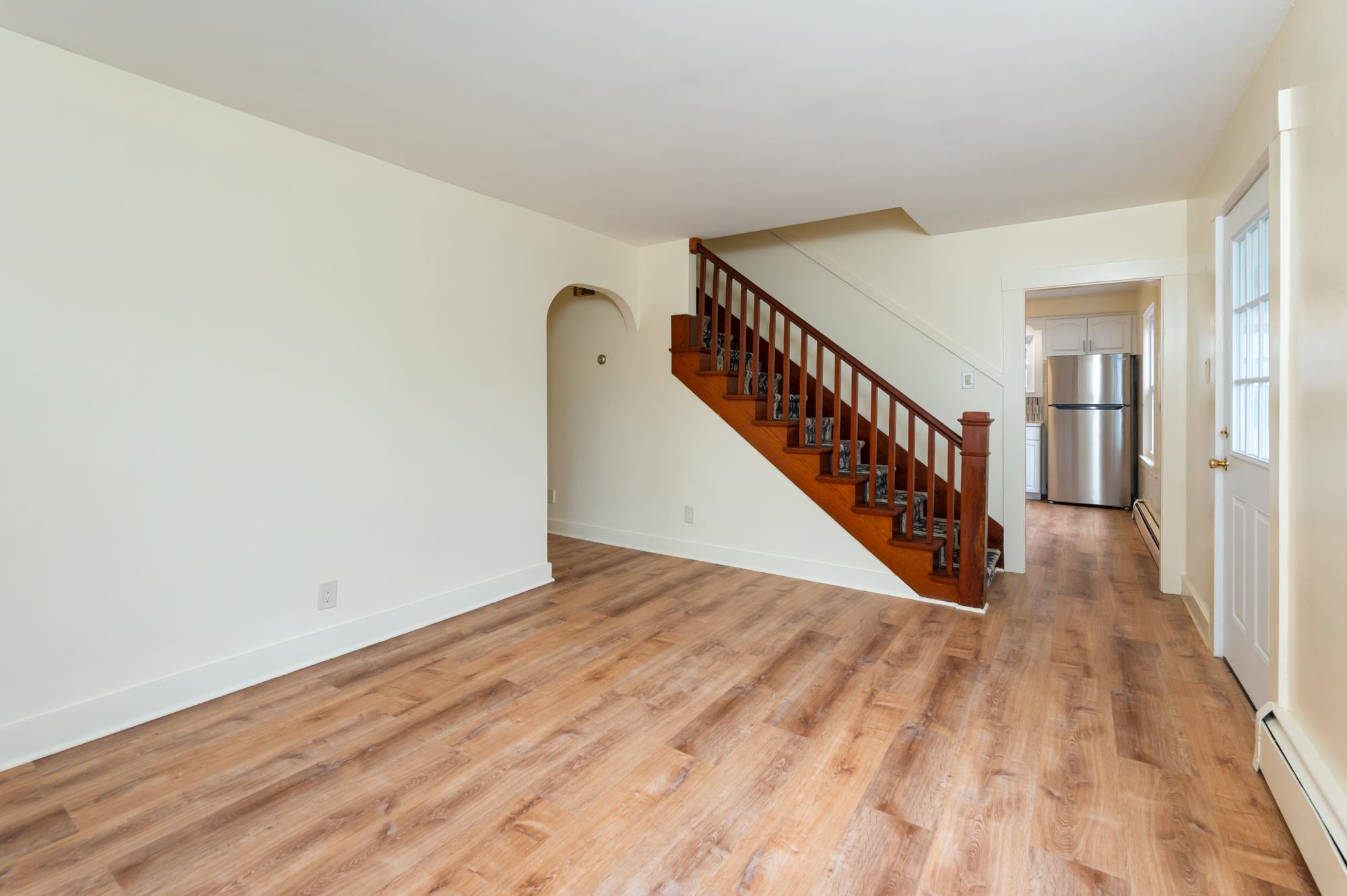 8 Laurel Street Derry, NH 03038 - Photo 5 of 43