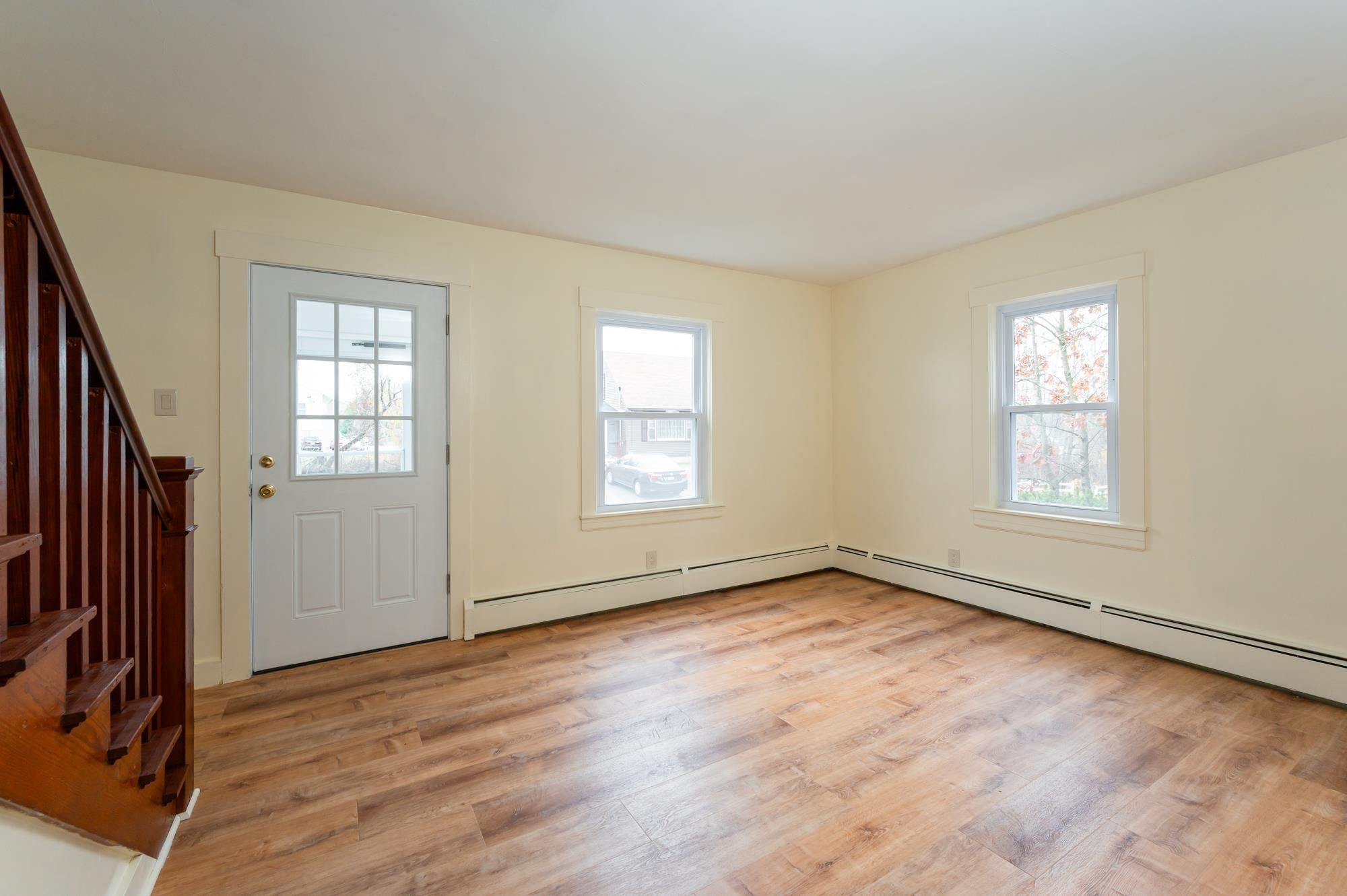 8 Laurel Street Derry, NH 03038 - Photo 6 of 43