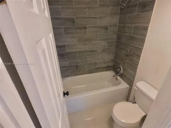 $1,600 | 1301 Northeast Miami Gardens Drive, Unit 202W, Miami, FL 33179