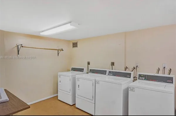 $1,600 | 1301 Northeast Miami Gardens Drive, Unit 202W, Miami, FL 33179