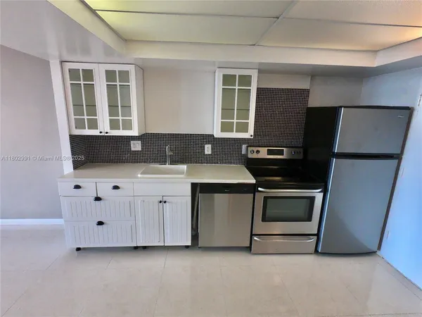 $1,600 | 1301 Northeast Miami Gardens Drive, Unit 202W, Miami, FL 33179