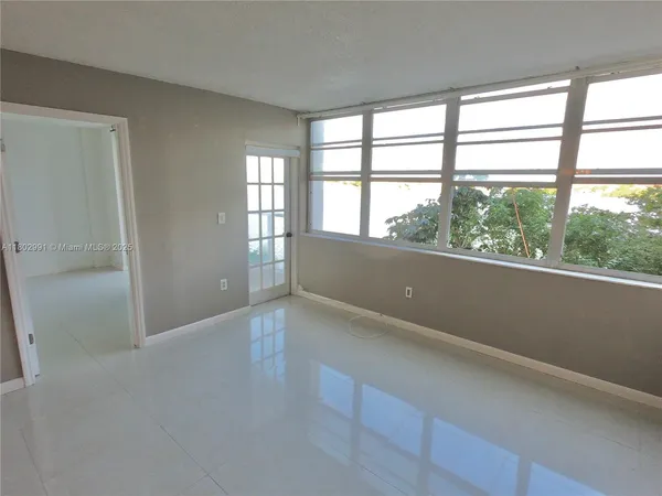 $1,600 | 1301 Northeast Miami Gardens Drive, Unit 202W, Miami, FL 33179