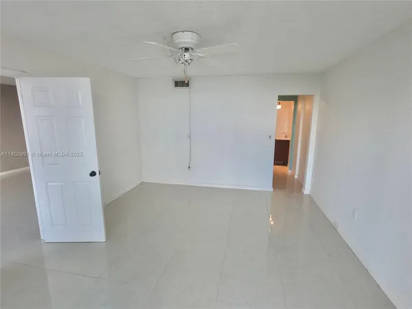 $1,600 | 1301 Northeast Miami Gardens Drive, Unit 202W, Miami, FL 33179