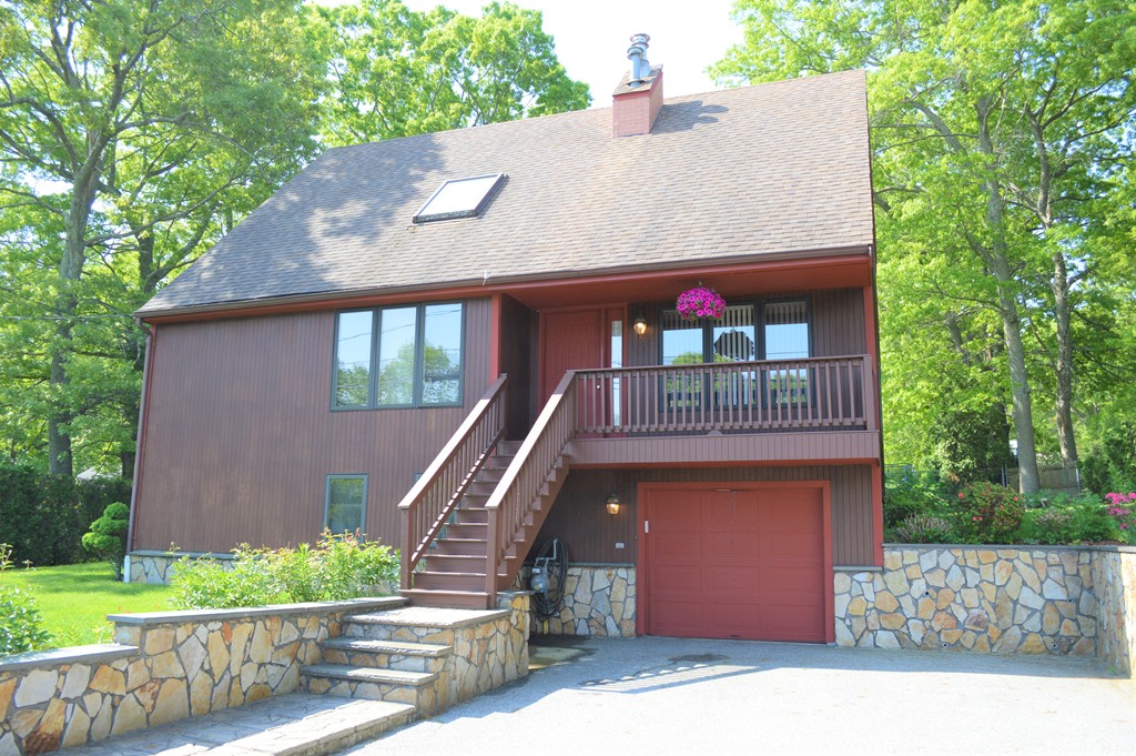 393 Newhall Street Fall River, MA 02721 - Photo 1 of 27 Gallery Image 1