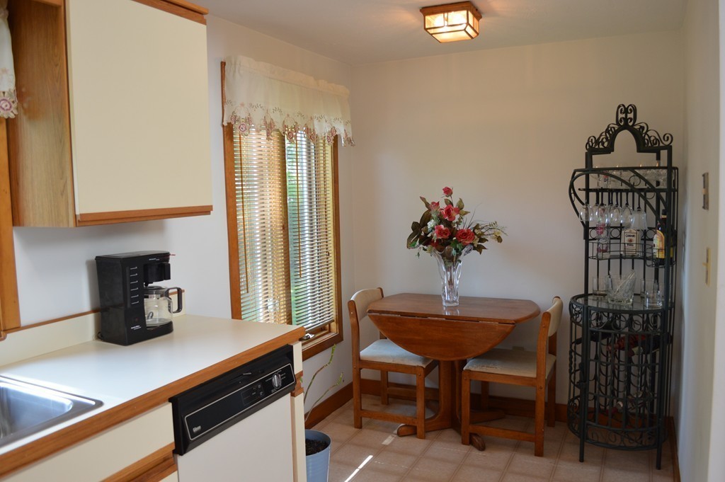 393 Newhall Street Fall River, MA 02721 - Photo 12 of 27 Gallery Image 12
