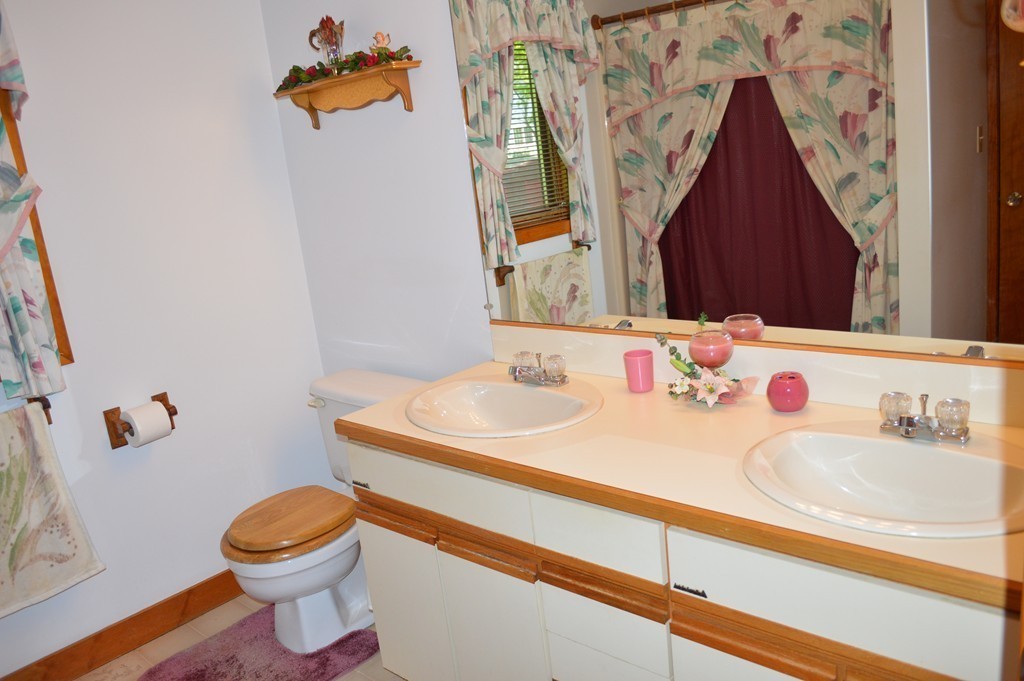 393 Newhall Street Fall River, MA 02721 - Photo 13 of 27 Gallery Image 13