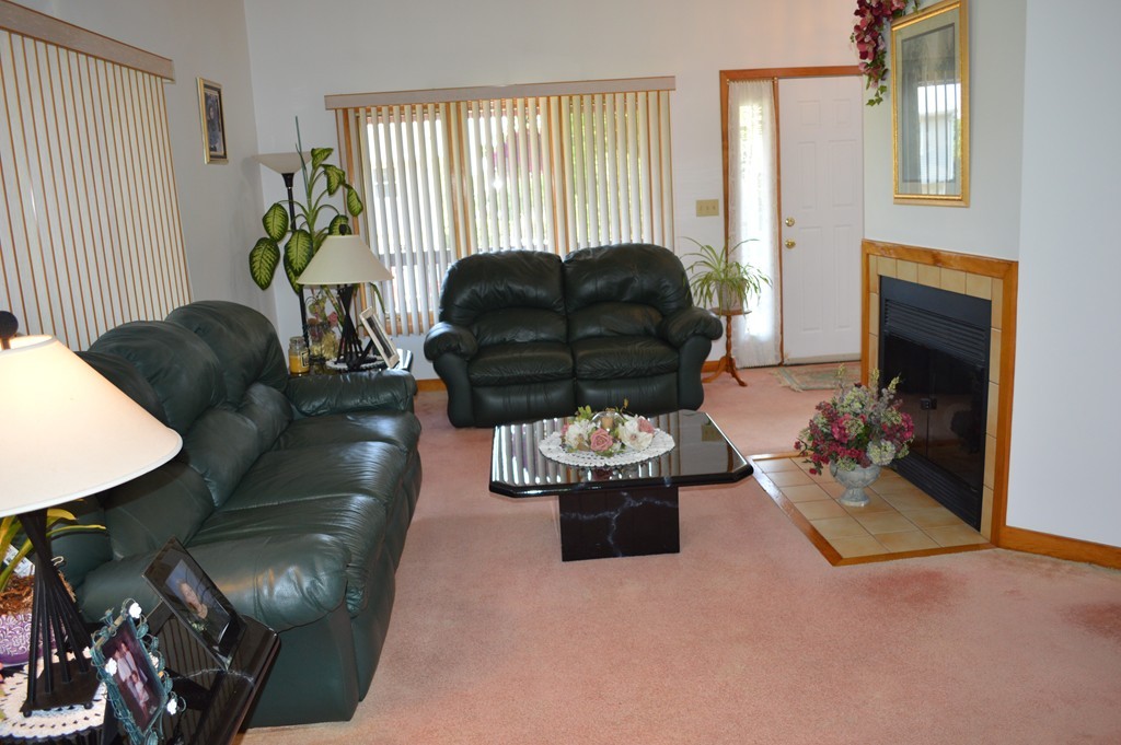 393 Newhall Street Fall River, MA 02721 - Photo 5 of 27 Gallery Image 5