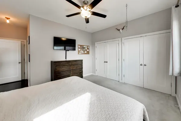 $475,000 | 3028 West Roscoe Street, Unit 406, Chicago, IL 60618