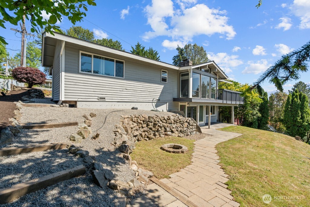 2323 Talbot Road South Renton, WA 98055 - Photo 2 of 30