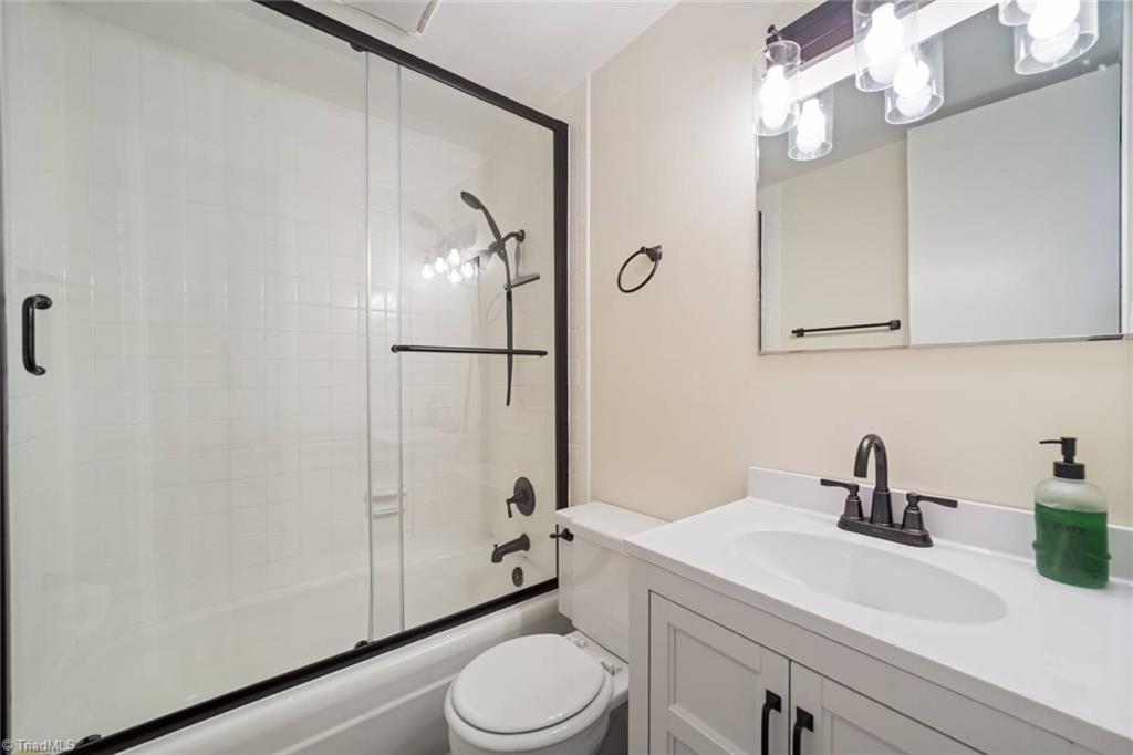 1727 South Hawthorne Road Winston-Salem, NC 27103 - Photo 27 of 31