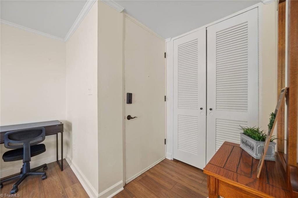 1727 South Hawthorne Road Winston-Salem, NC 27103 - Photo 4 of 31