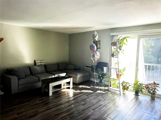 $220,000 | 300 Smithfield Road, Unit B552, North Providence, RI 02904