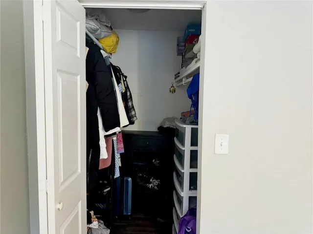 $220,000 | 300 Smithfield Road, Unit B552, North Providence, RI 02904