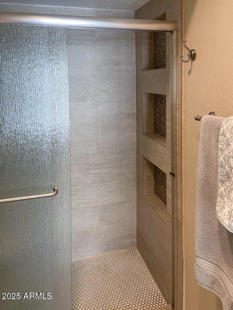 1252 East Medlock Drive Phoenix, AZ 85014 - Photo 24 of 33 Beautifully Tiled Shower