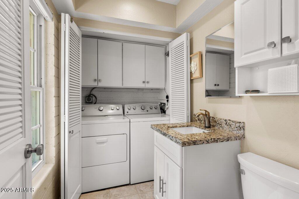 1252 East Medlock Drive Phoenix, AZ 85014 - Photo 28 of 33 Inside Laundry Included