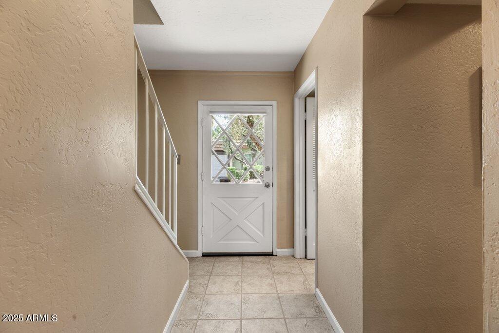 1252 East Medlock Drive Phoenix, AZ 85014 - Photo 3 of 33 Foyer