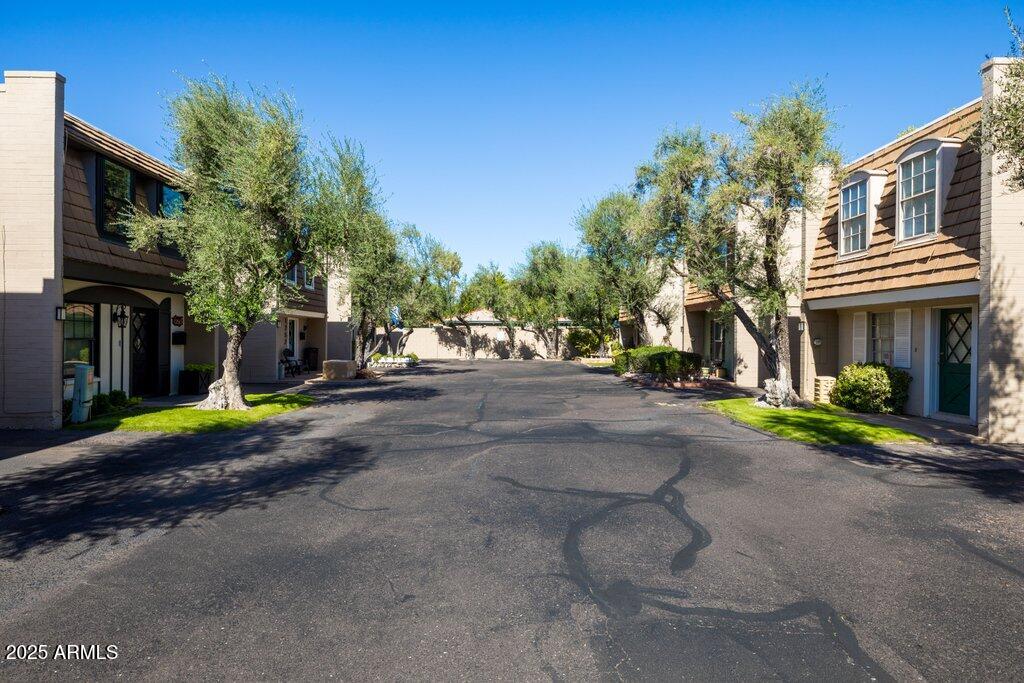 1252 East Medlock Drive Phoenix, AZ 85014 - Photo 31 of 33 Street and Cul-De-Sac