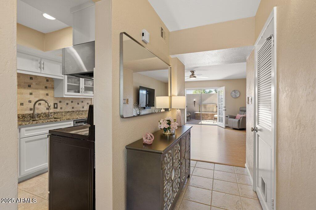 1252 East Medlock Drive Phoenix, AZ 85014 - Photo 4 of 33 Foyer and View to Living, Kitchen