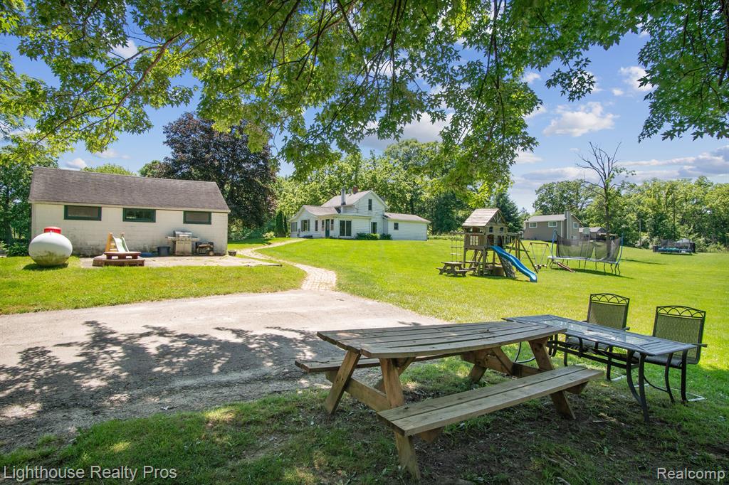 67640 Eight Mile Road South Lyon, MI 48178 - Photo 35 of 46