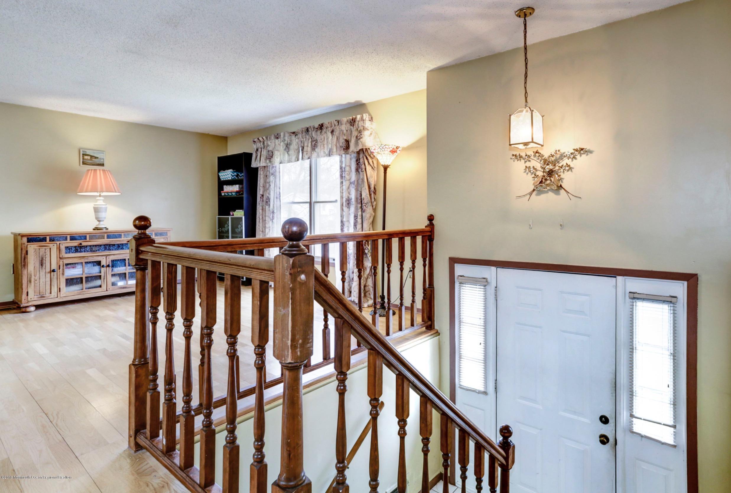 23 Hickory Hill Road Jackson, NJ 08527 - Photo 4 of 25 63702AC1-4A44-4AA5-B369-0738342E7A25