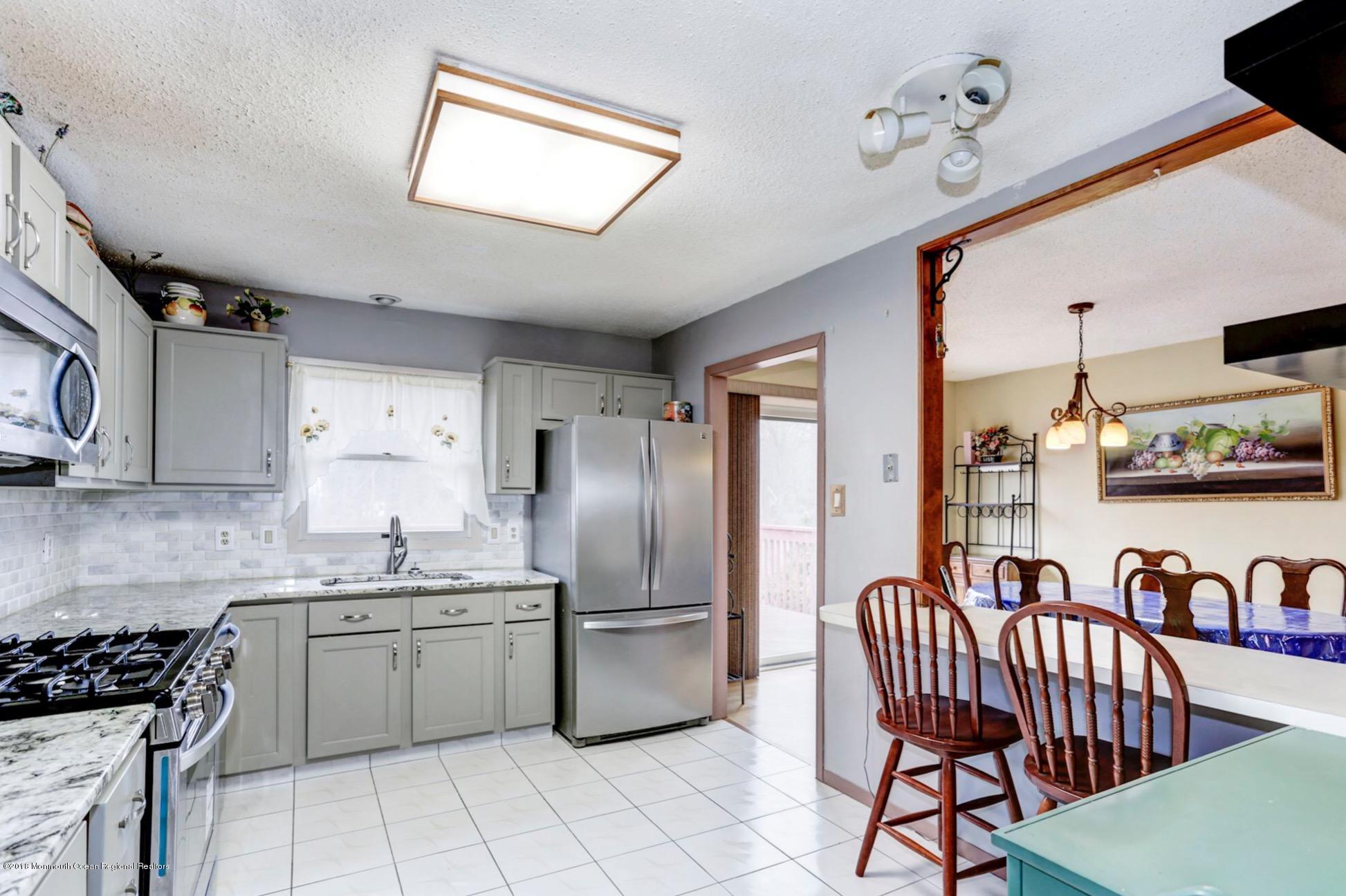 23 Hickory Hill Road Jackson, NJ 08527 - Photo 10 of 25 616AD72B-67D9-4EF8-A3BA-317B52B0C231