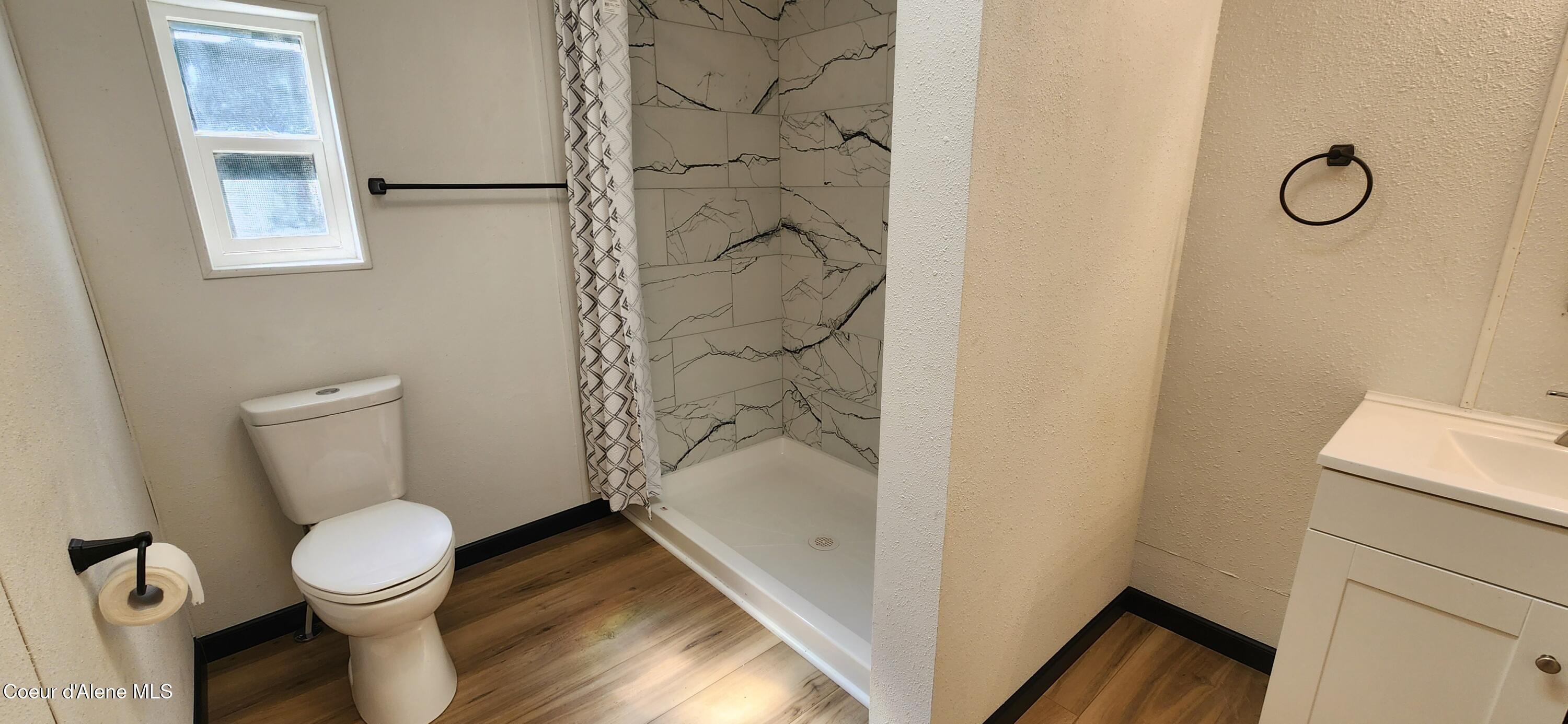 8745 West Meadow Brook Circle Rathdrum, ID 83858 - Photo 14 of 23 master bath