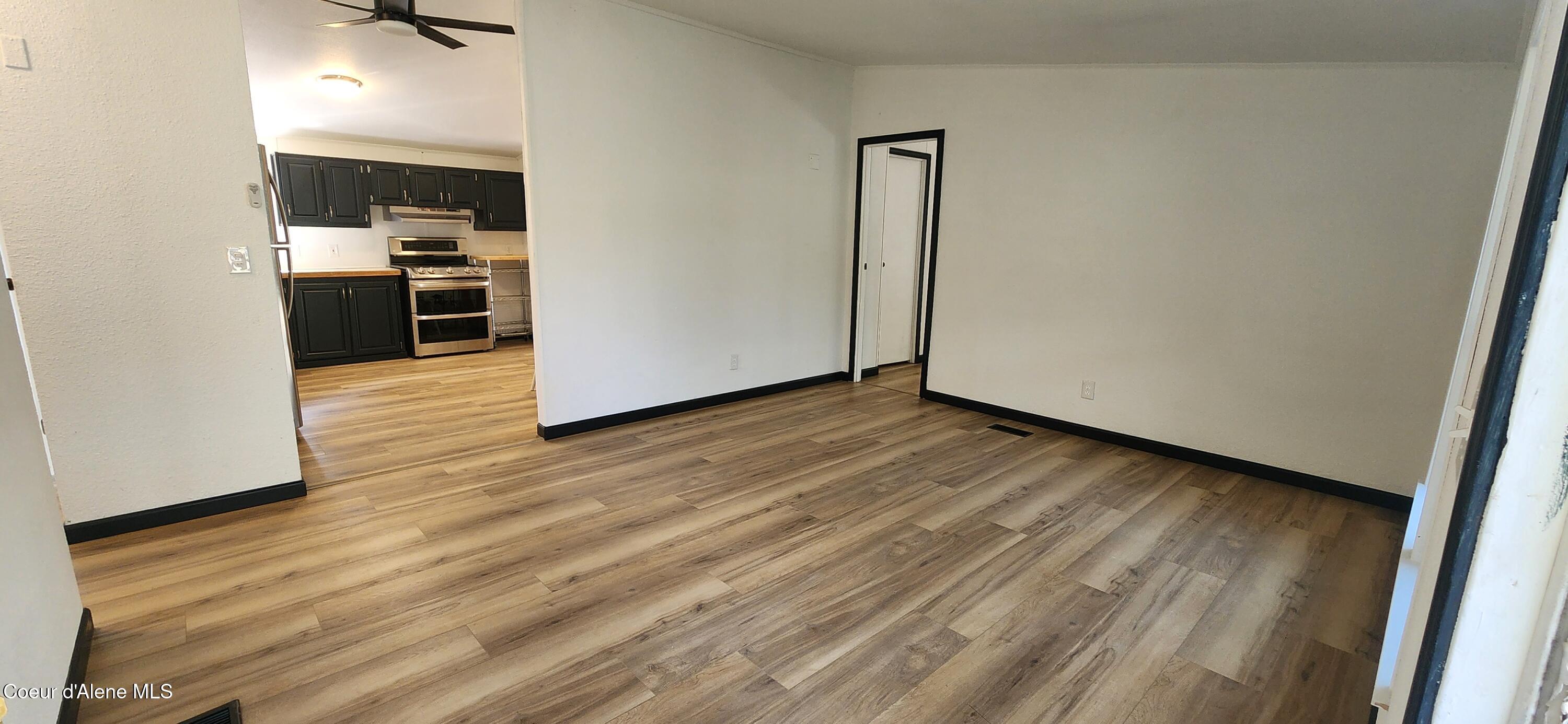 8745 West Meadow Brook Circle Rathdrum, ID 83858 - Photo 3 of 23 living room