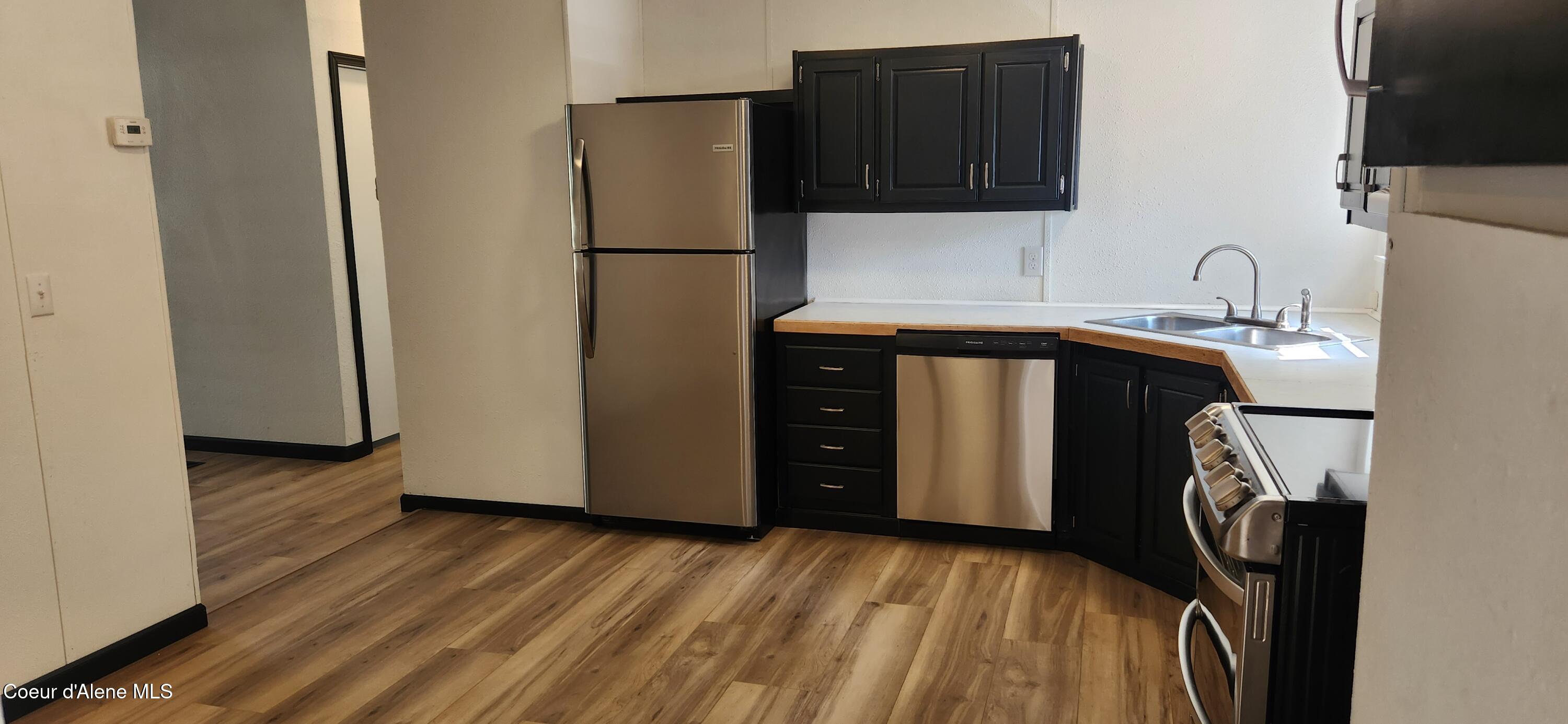 8745 West Meadow Brook Circle Rathdrum, ID 83858 - Photo 6 of 23 kitchen