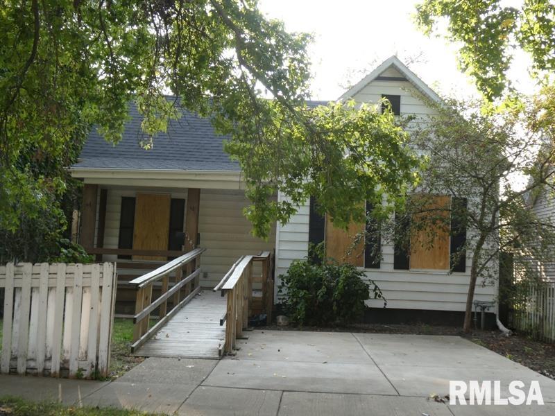 1147 North 7th Street Springfield, IL 62702 - Photo 1 of 15