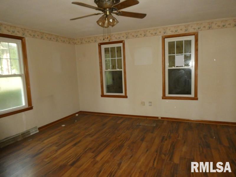 1147 North 7th Street Springfield, IL 62702 - Photo 3 of 15
