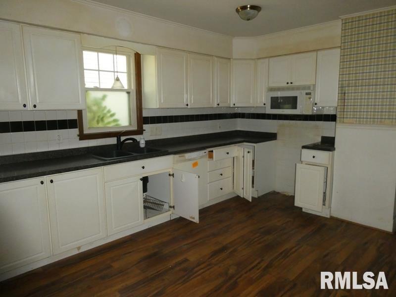 1147 North 7th Street Springfield, IL 62702 - Photo 4 of 15