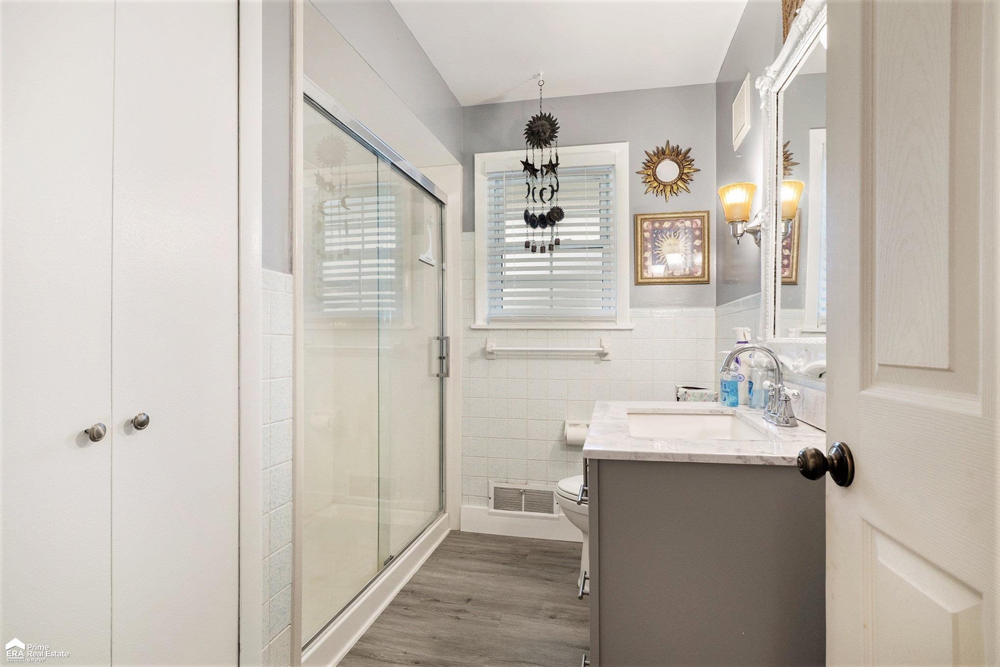 4186 Center Road Flint, MI 48506 - Photo 10 of 40