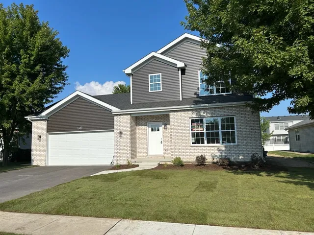 $314,900 | 1439 Trailside Drive, Beecher, IL 60401