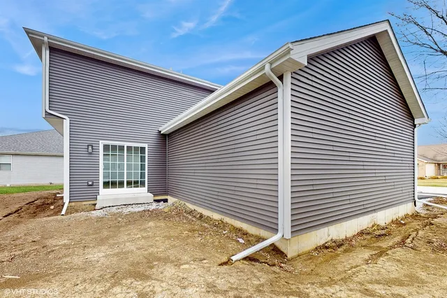 $314,900 | 1439 Trailside Drive, Beecher, IL 60401