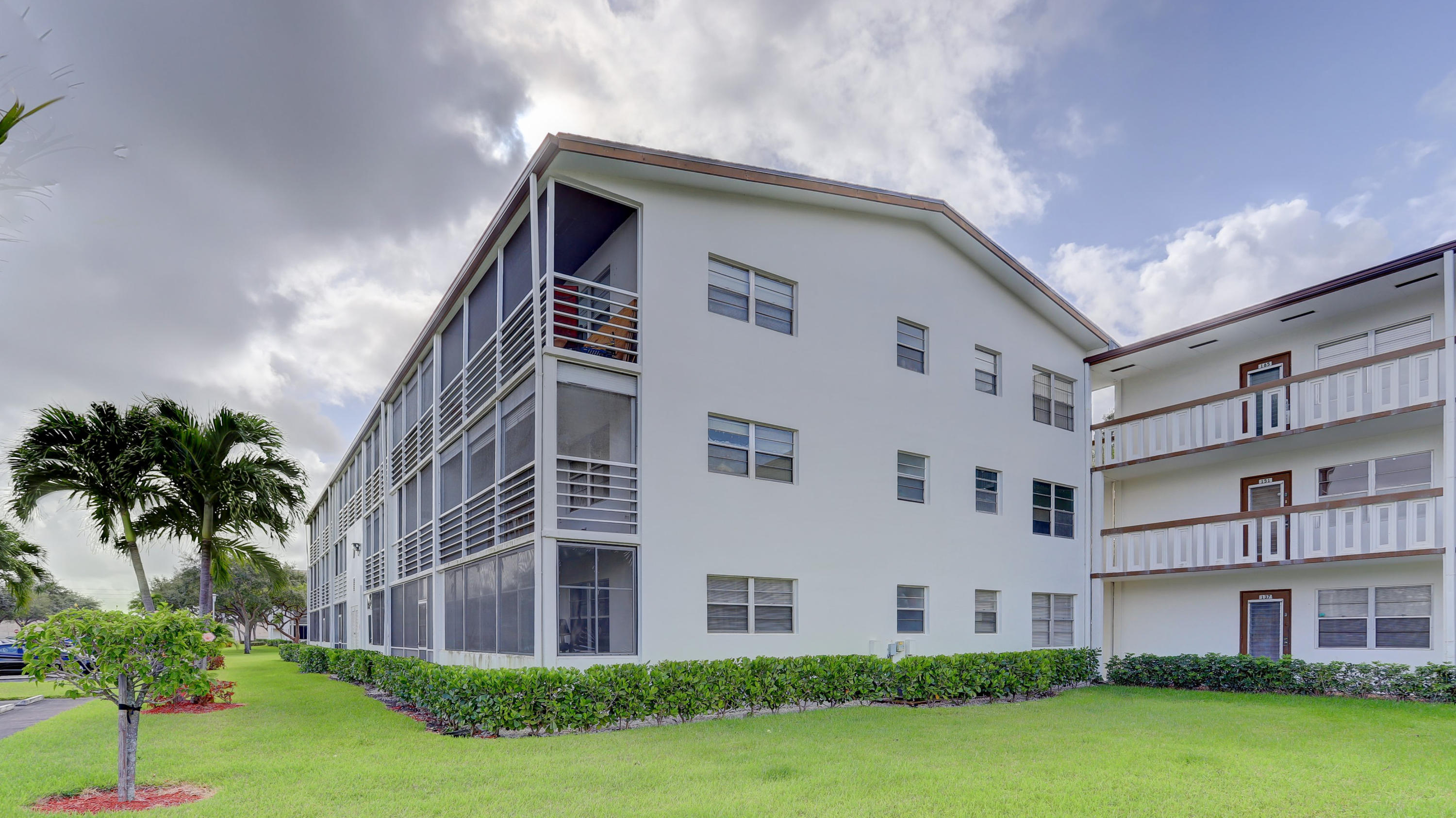 128 Mansfield D Boca Raton, FL 33434 - Photo 2 of 19 IMG_9527_28_29_30_31