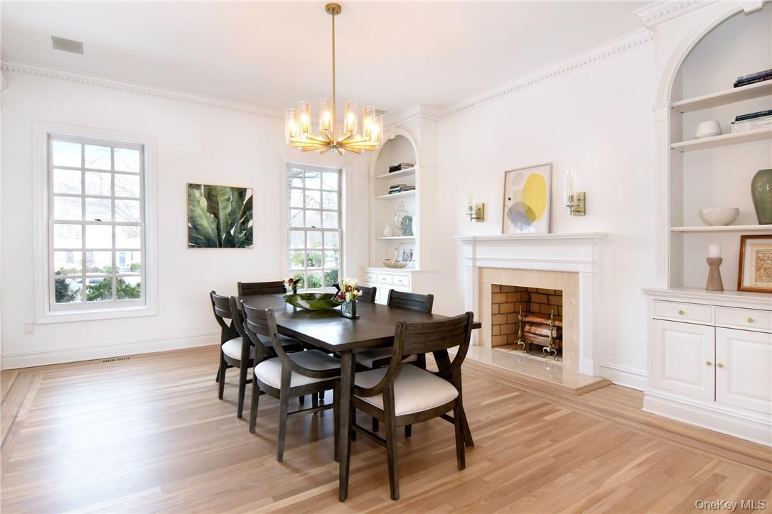 10 Castle Road Irvington, NY 10533 - Photo 8 of 13 Large Dining room with built-ins.
