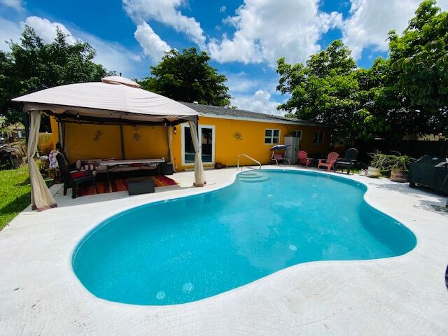 11129 Mandarin Street Boca Raton, FL 33428 - Photo 16 of 20 Private pool
