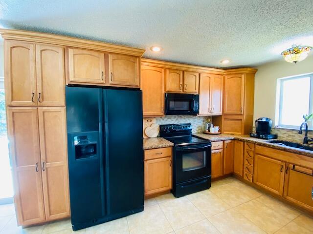 11129 Mandarin Street Boca Raton, FL 33428 - Photo 5 of 20 Kitchen