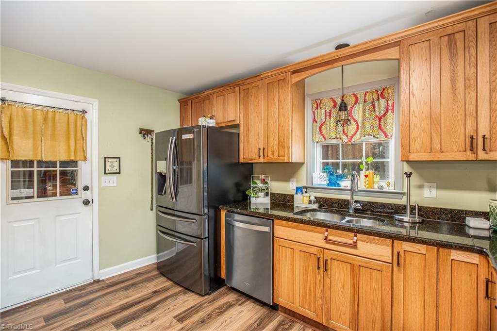 7501 Bartonshire Court Oak Ridge, NC 27310 - Photo 7 of 38
