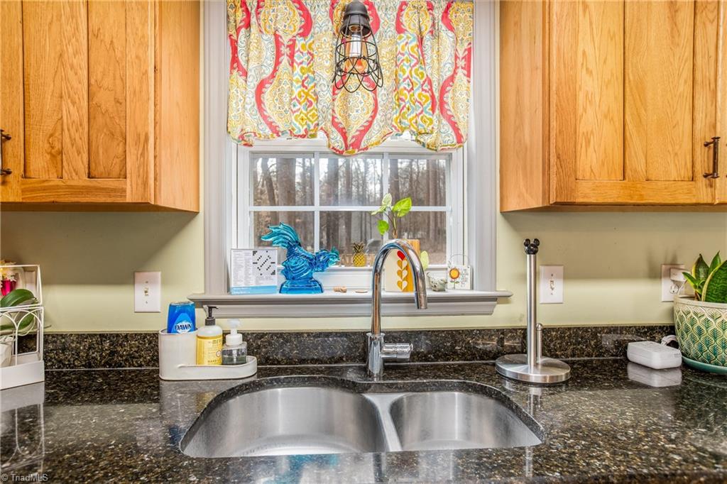 7501 Bartonshire Court Oak Ridge, NC 27310 - Photo 9 of 38