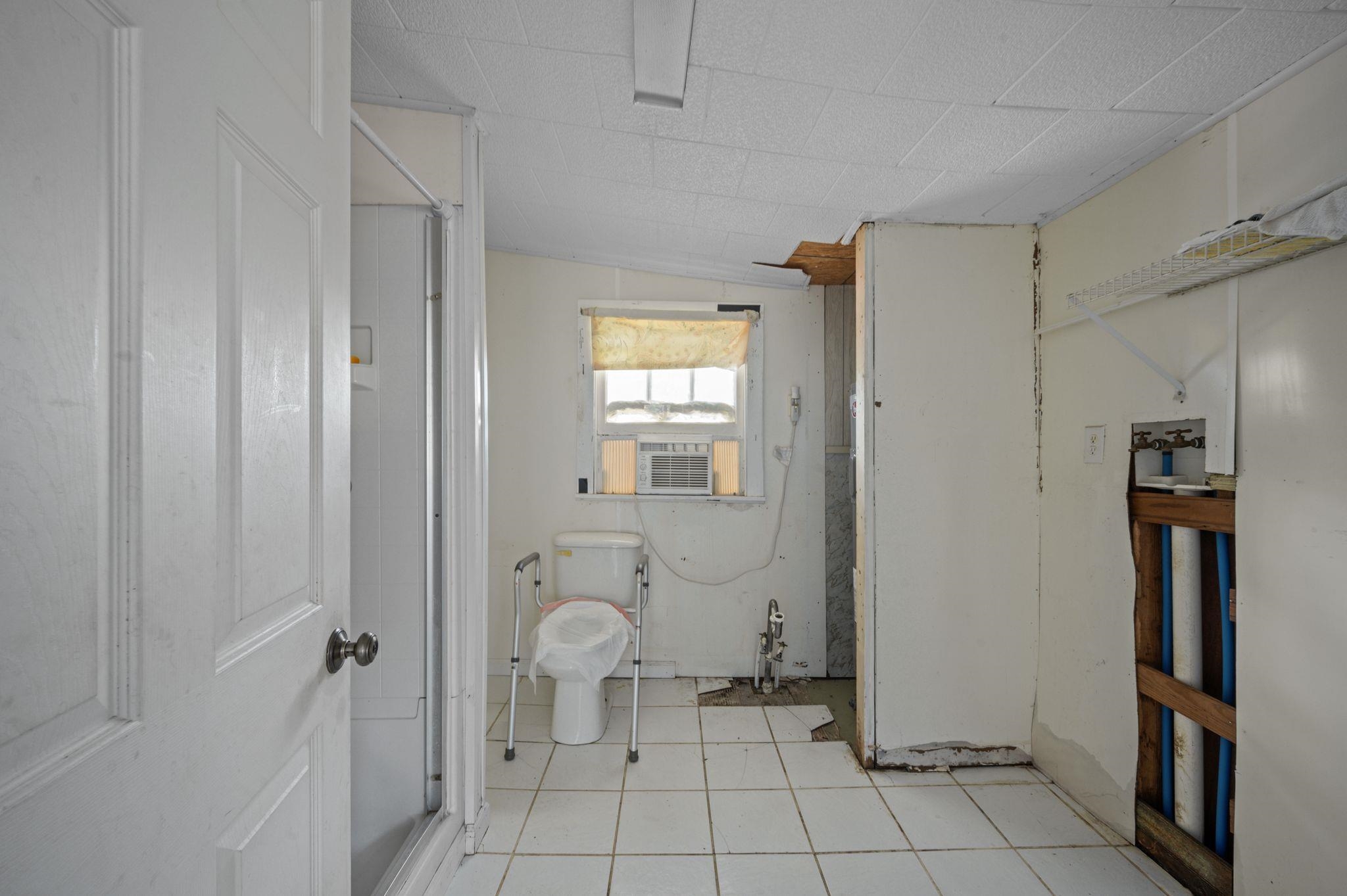 901 B D'Olive Street Bay Minette, AL 36507 - Photo 18 of 29 Bathroom